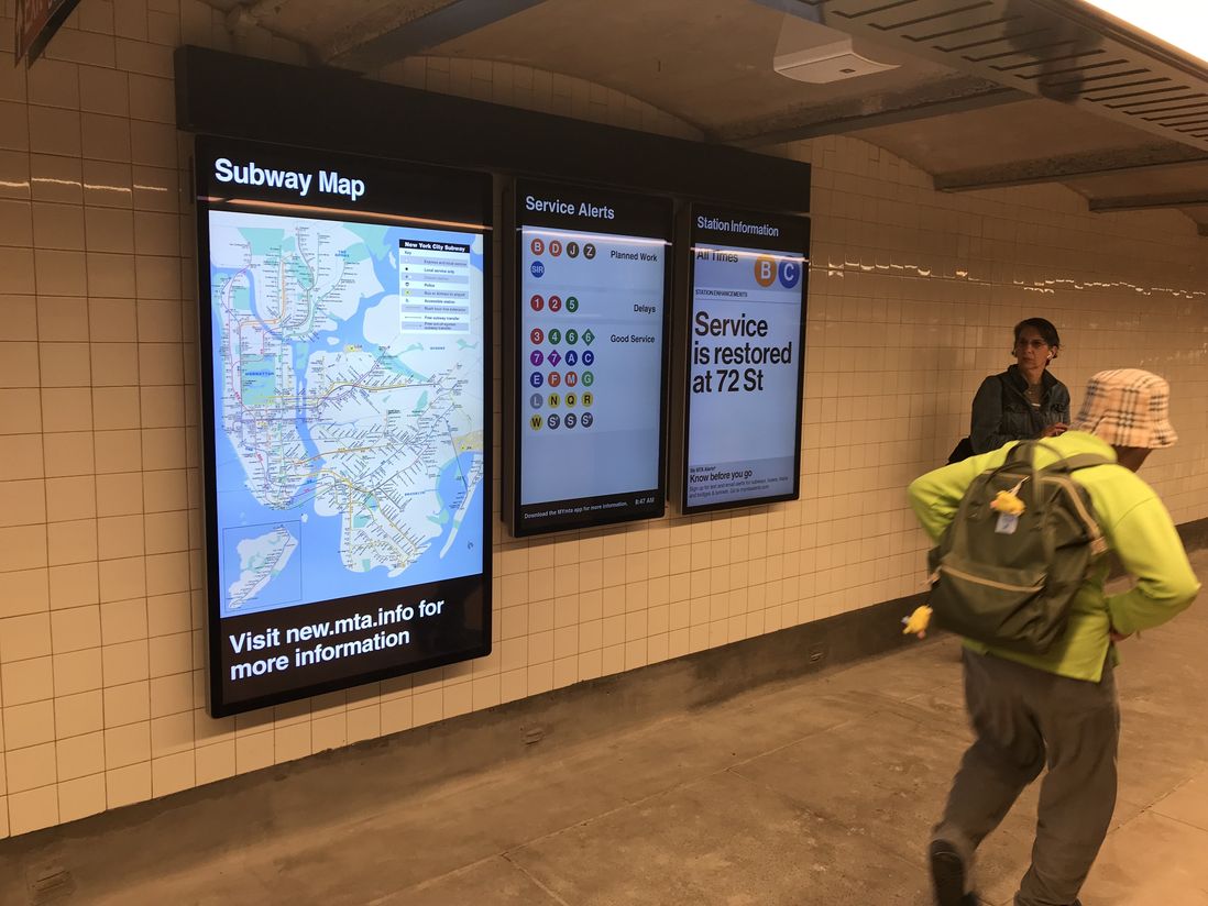 LED maps and service alerts on the platform level too (Jen Chung / Gothamist)